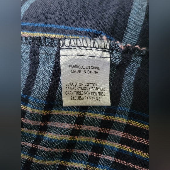 Sleeveless Plaid Shirt - Picture 4 of 4